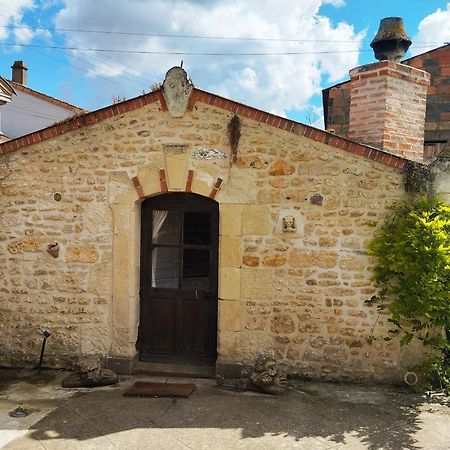 Gatekeepers Cottage Tiny House, Taize, Deux-Sevres, Velo Francette מראה חיצוני תמונה