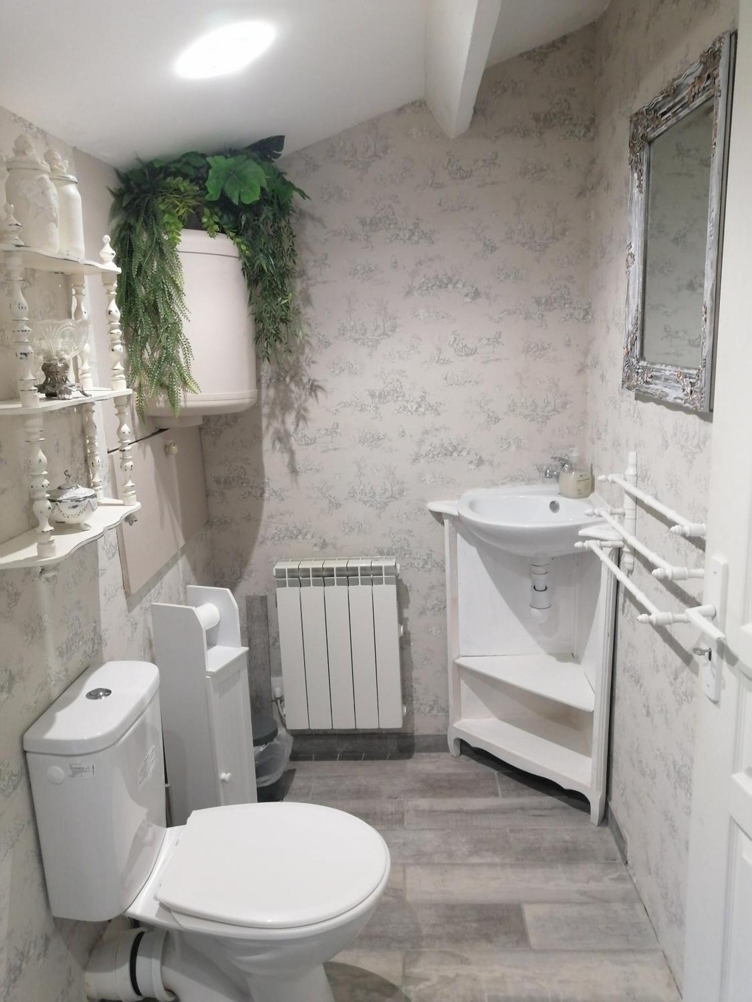 Gatekeepers Cottage Tiny House, Taize, Deux-Sevres, Velo Francette מראה חיצוני תמונה